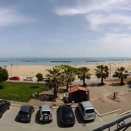 아파트 Nuovo Monolocale Con Terrazza 20m Del Mare Roseto 로세토데글리아브루찌